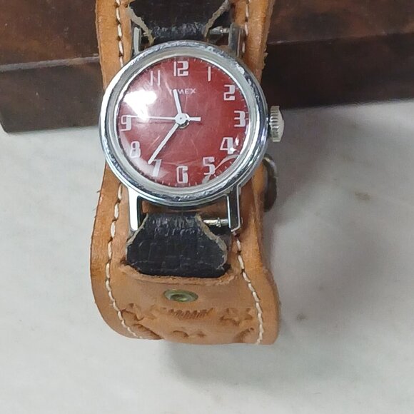 Vintage Timex Ladies Red Watch with a Western embossed leather band (0439SOB) - Picture 1 of 8